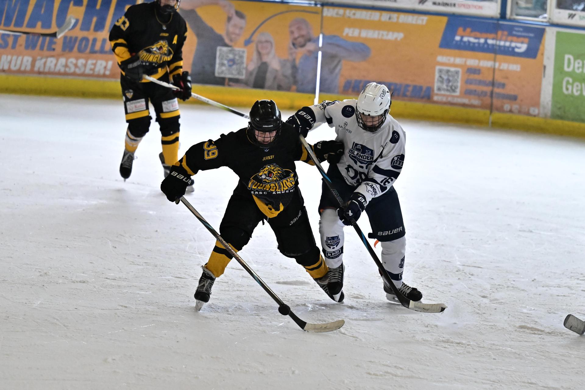 Eishockey Landesliga-Meisterschaft der U17 mit ERSC Amberg.  (Bild: Hubert Ziegler)