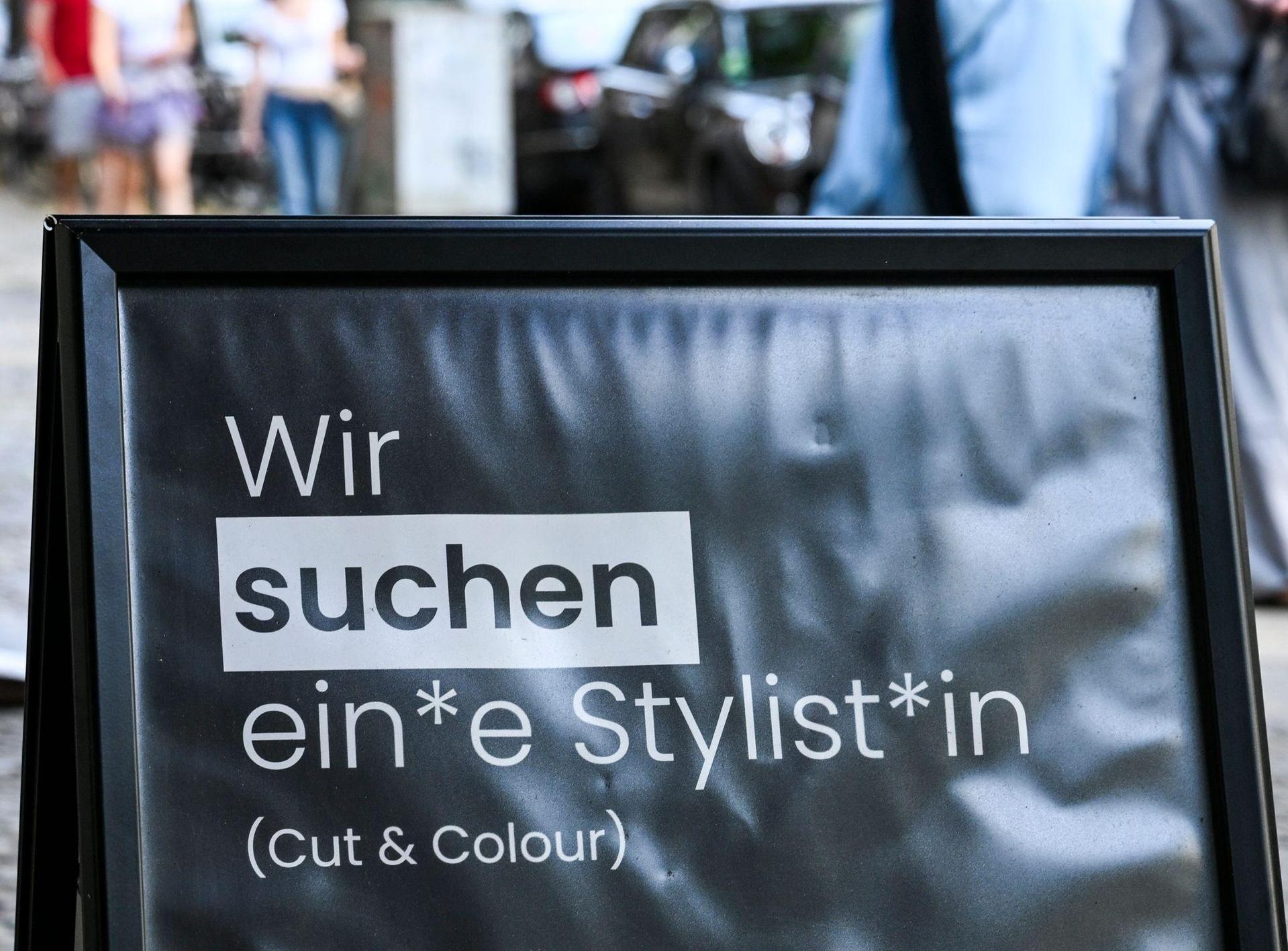 Ein(e)s mit Stern: Bei Oberpfälzer Unternehmen gibt es solche Konstruktionen eher selten. (Bild: Jens Kalaene/dpa)