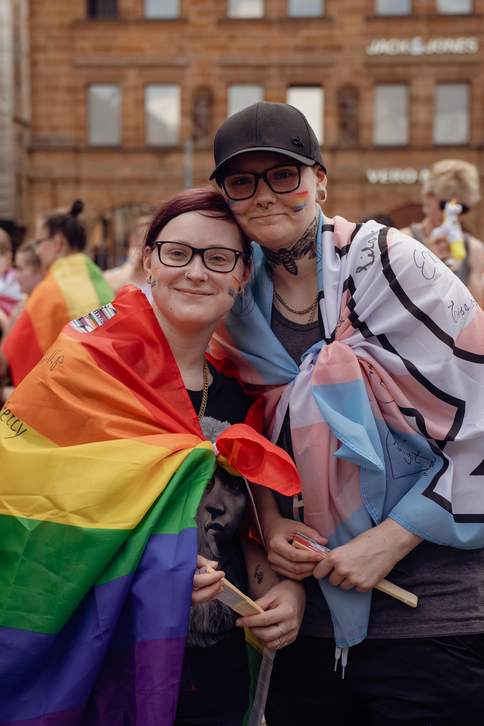 Das war beim Amberger CSD-Demozug am Samstag los. (Bild: Ria Schmidt)