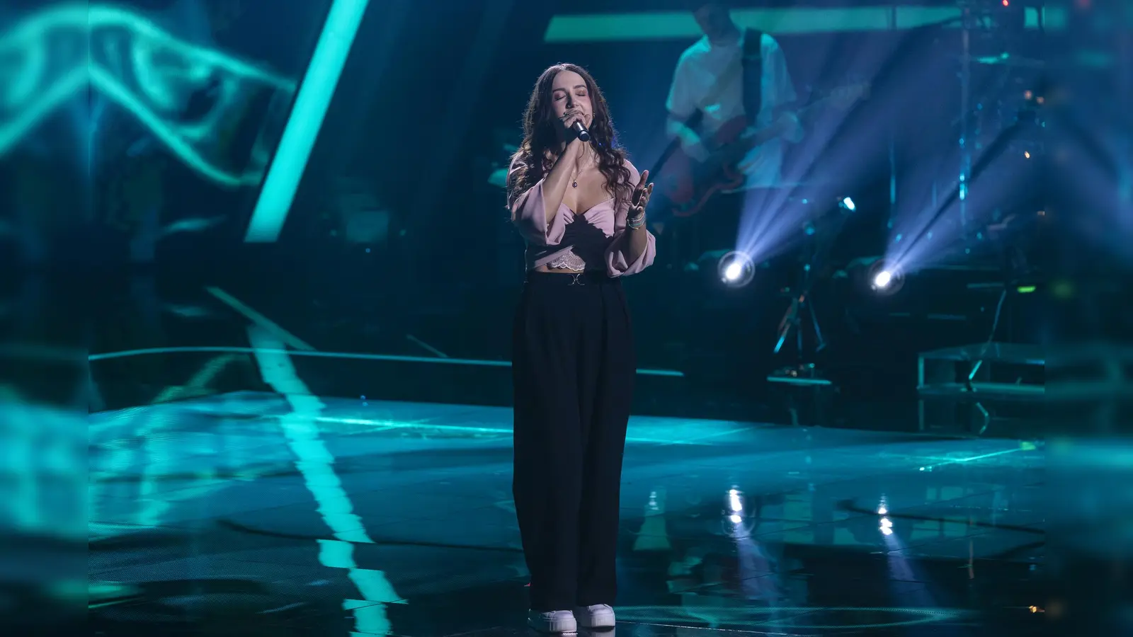 Vanessa Weiser aus Neusorg hat es in die nächste Runde der Show „The Voice of Germany” geschafft. (Bild: Joyn/Richard Hübner)