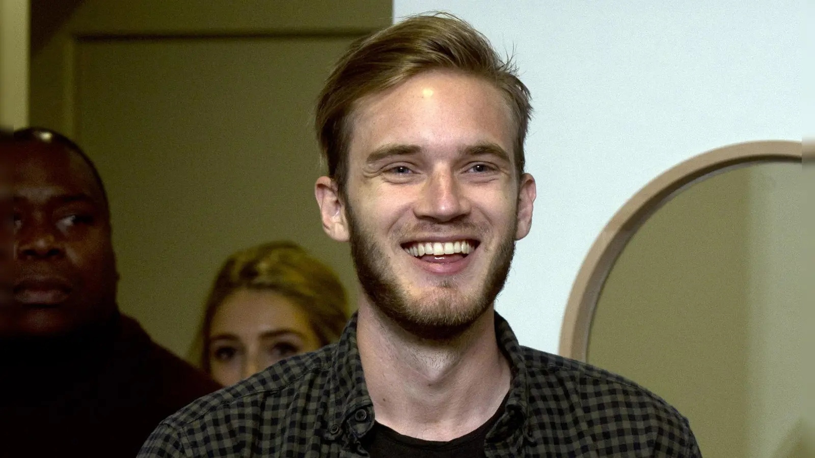 „PewDiePie” heißt bürgerlich Felix Arvid Ulf Kjellberg und hat über 111 Millionen Abonnenten auf Youtube.  (Bild: Hannah Mckay/dpa)
