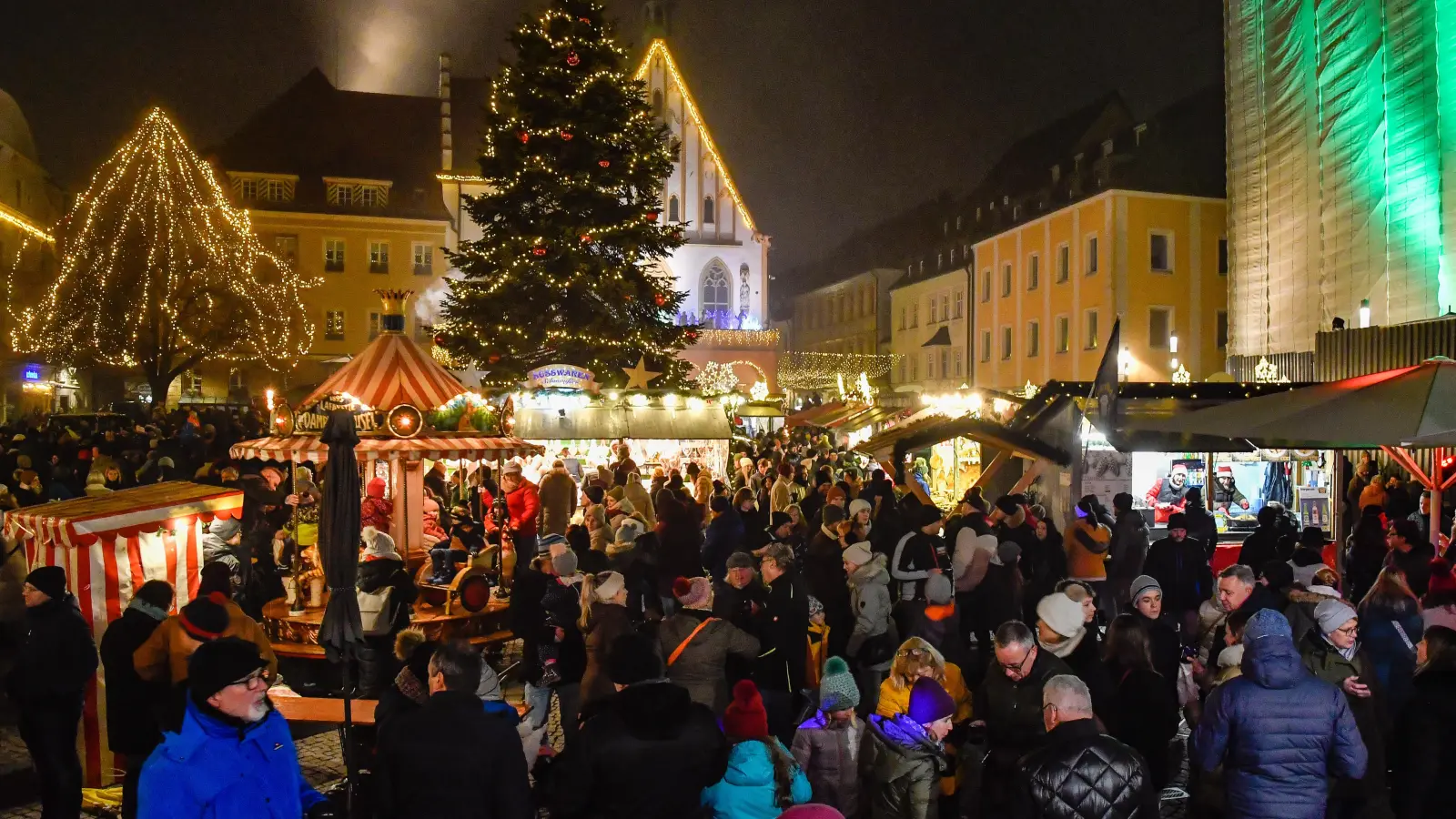 Weihnachtsmarkt oder Genussmarkt? Das ist wohl die Frage. (Bild: Petra Hartl)