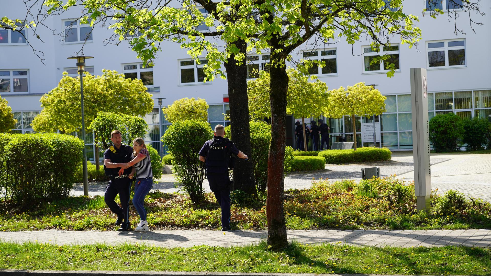 Im Gebäude der Agentur für Arbeit fand eine große Polizeiübung statt. (Bild: mcl)