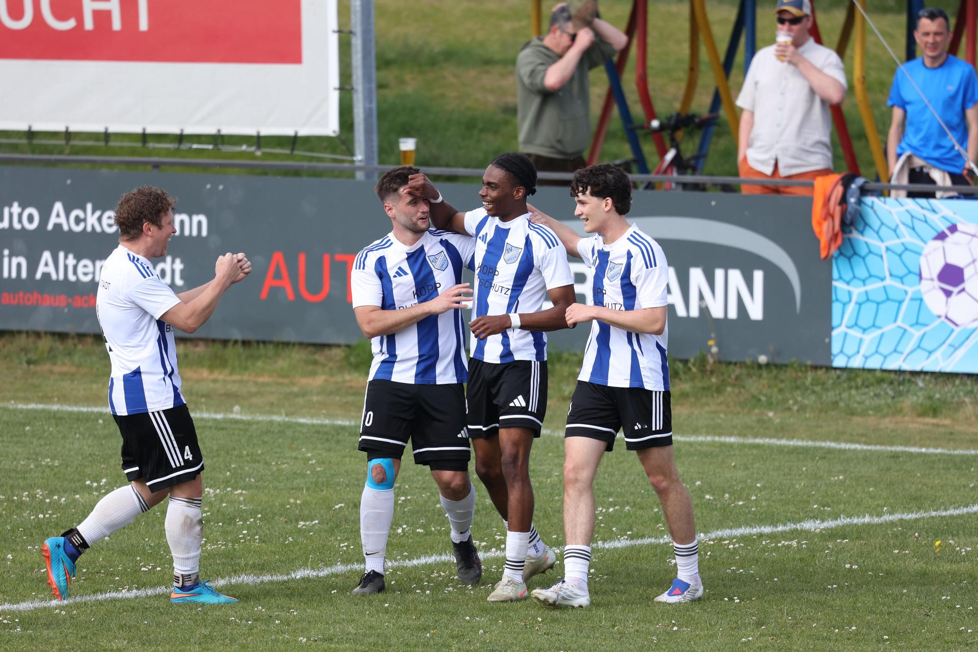 Frisch in die Kreisliga Nord aufgestiegen, hat der SV Altenstadt/WN nun die Bezirksliga-Reserve des SV Etzenricht aus dem Toto-Pokal geworfen.  (Archivbild: Dieter Jäschke)