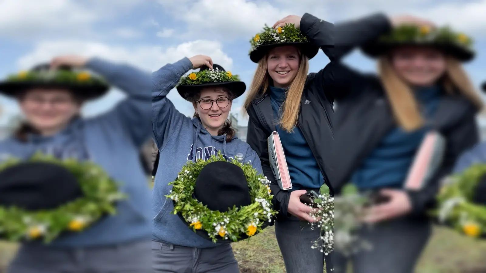 Sophia und Elena haben ihre Hüte schon fertig. (Bild: knz)
