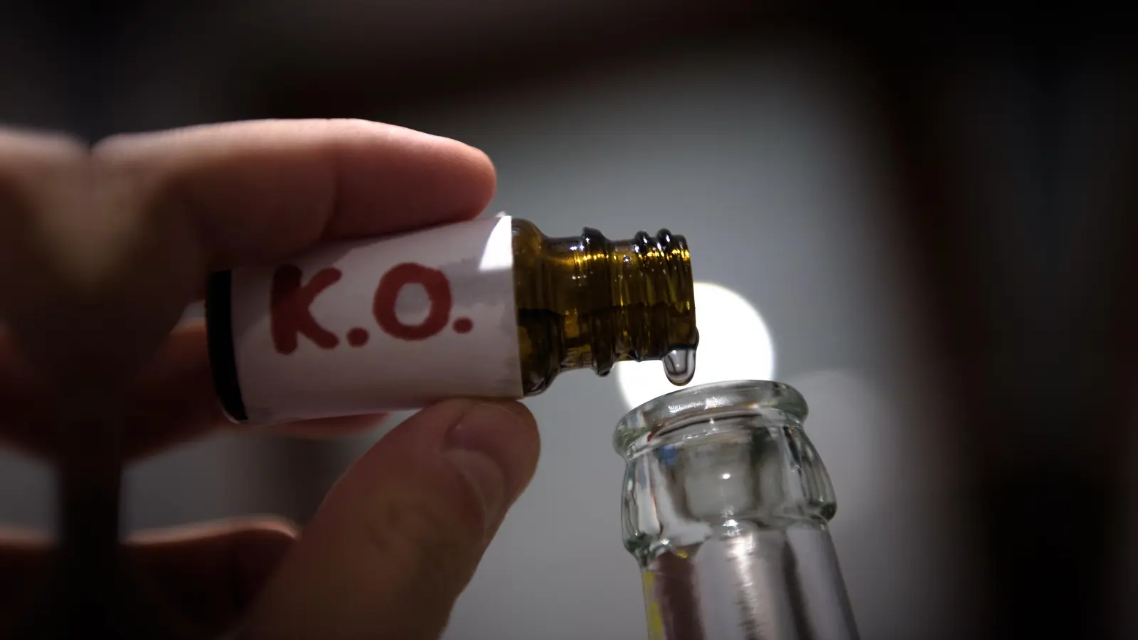 Eine 25-jährigen Frau aus Hof wurden beim Wiesenfest in Rehau möglicherweise K.-o.-Tropfen verabreicht. (Symbolbild: Nicolas Armer)