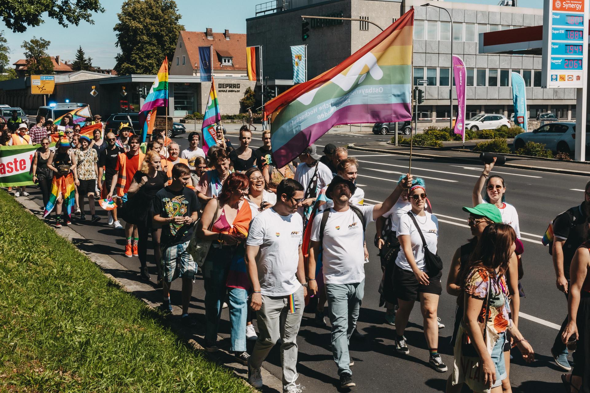 Die Bilder von der CSD-Parade 2023 in Amberg. (Bild: Leonie Hartung)