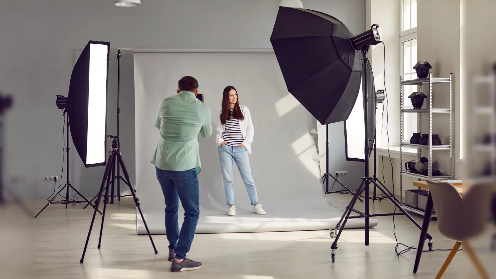 Der erste Eindruck ist wichtig - auch beim Bewerbungsfoto. (Bild: Studio Romantik / Adobe Stock)