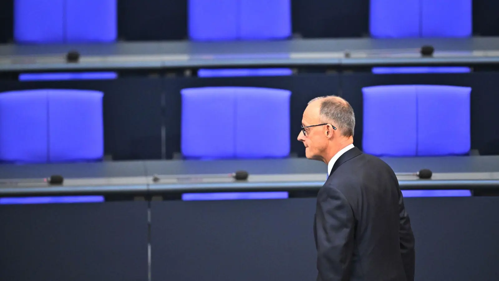 Merz ist bei der Kanzlerwahl im ersten Wahlgang durchgefallen. (Bild: Sebastian Gollnow/dpa)