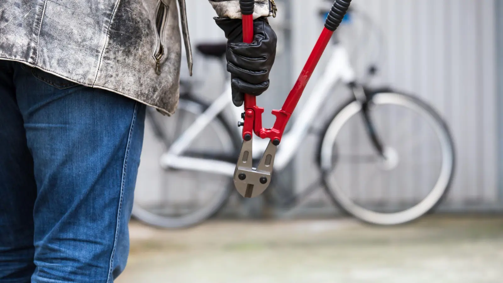 Ein 31-Jähriger hatte ein Fahrrad gestohlen, mit dem er dann durch Amberg gefahren ist. Die Polizei stoppte den Mann.  (Bild: Rainer Fuhrmann)