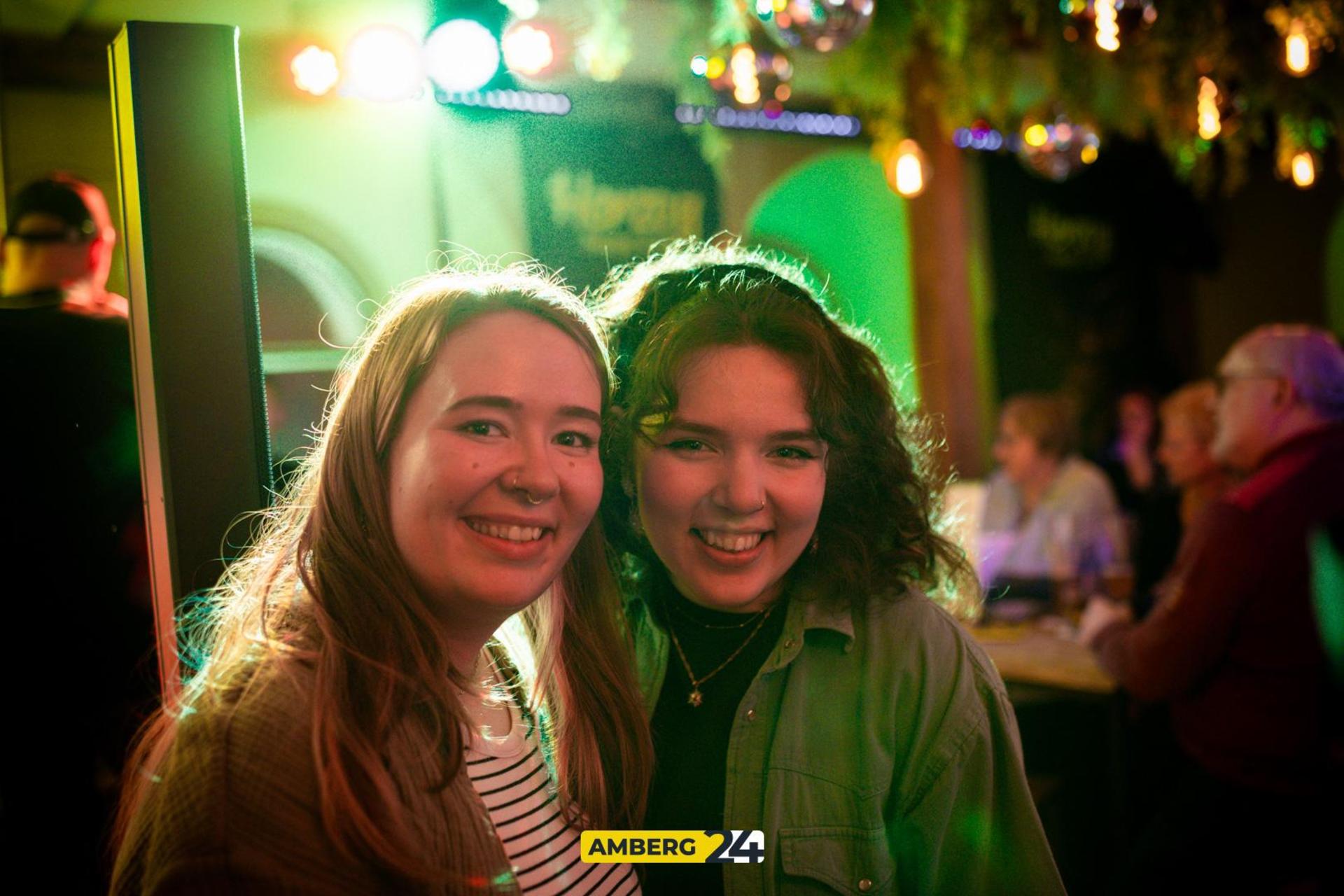 Die Bilder vom Karaoke im Herzog. (Bild: Julia Bär)