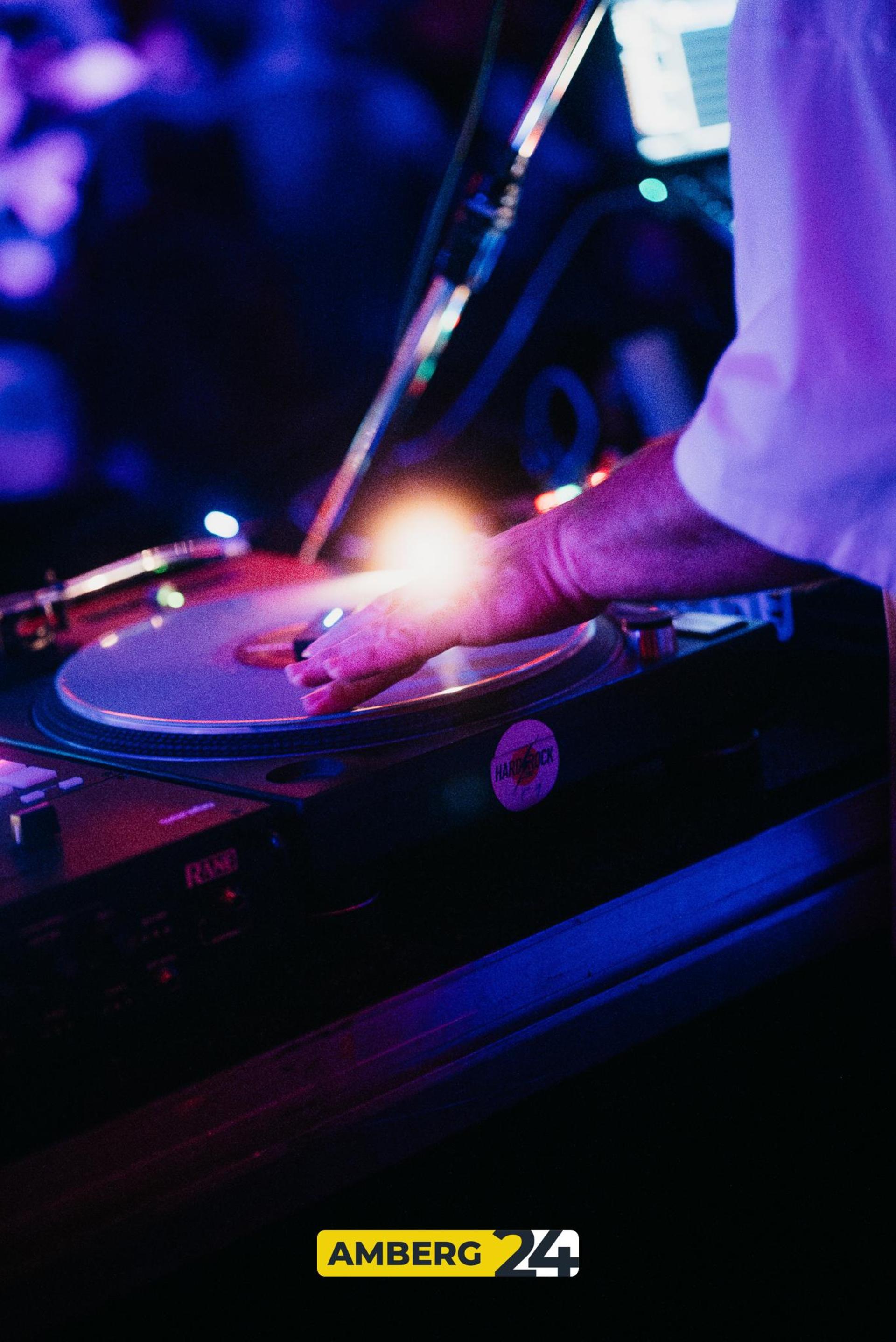 Models and Bottles im Casino in Amberg. (Bild: Mario Donhauser)