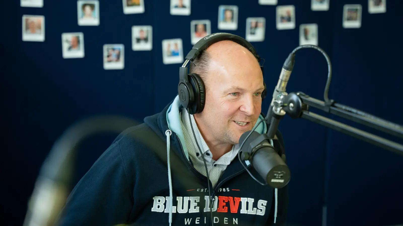 Thomas Binner aus dem „Off-Ice-Team” der Blue Devils Weiden war zu Gast in der neuen Folge des Podcasts „Powerplay”. (Bild: Marco Meier)