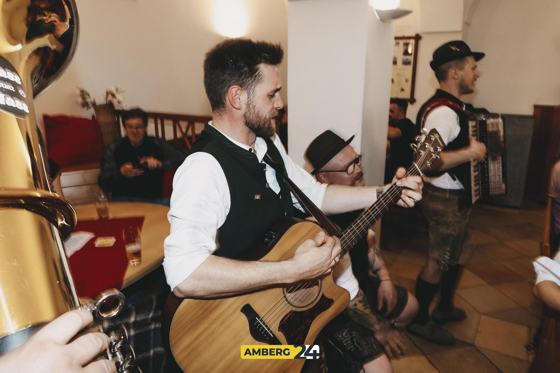 Im Heimatgenuss sorgten die „Boazn Briada” für Stimmung.  (Bild: Lolografie)