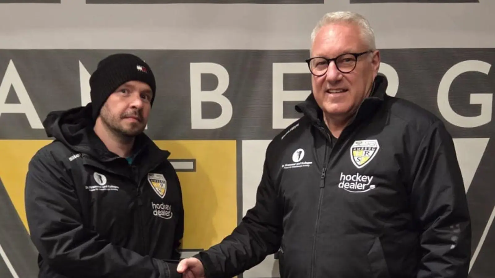 Zwei die sich kennen und schätzen: Ambergs Sportlicher Leiter Chris Spanger und der neue Lions-Coach, Christian Zessack. (Bild: ERSC Amberg/Spanger)