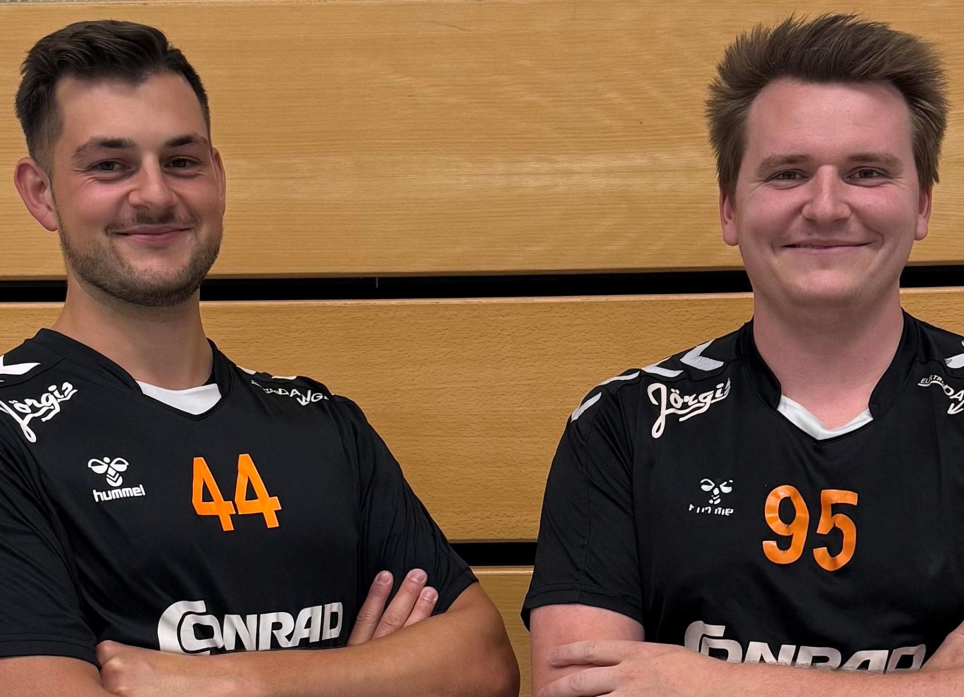 Adrian Meta (links) und Leo Maiwald laufen künftig wieder für die HG Amberg auf. (Bild: zyz)