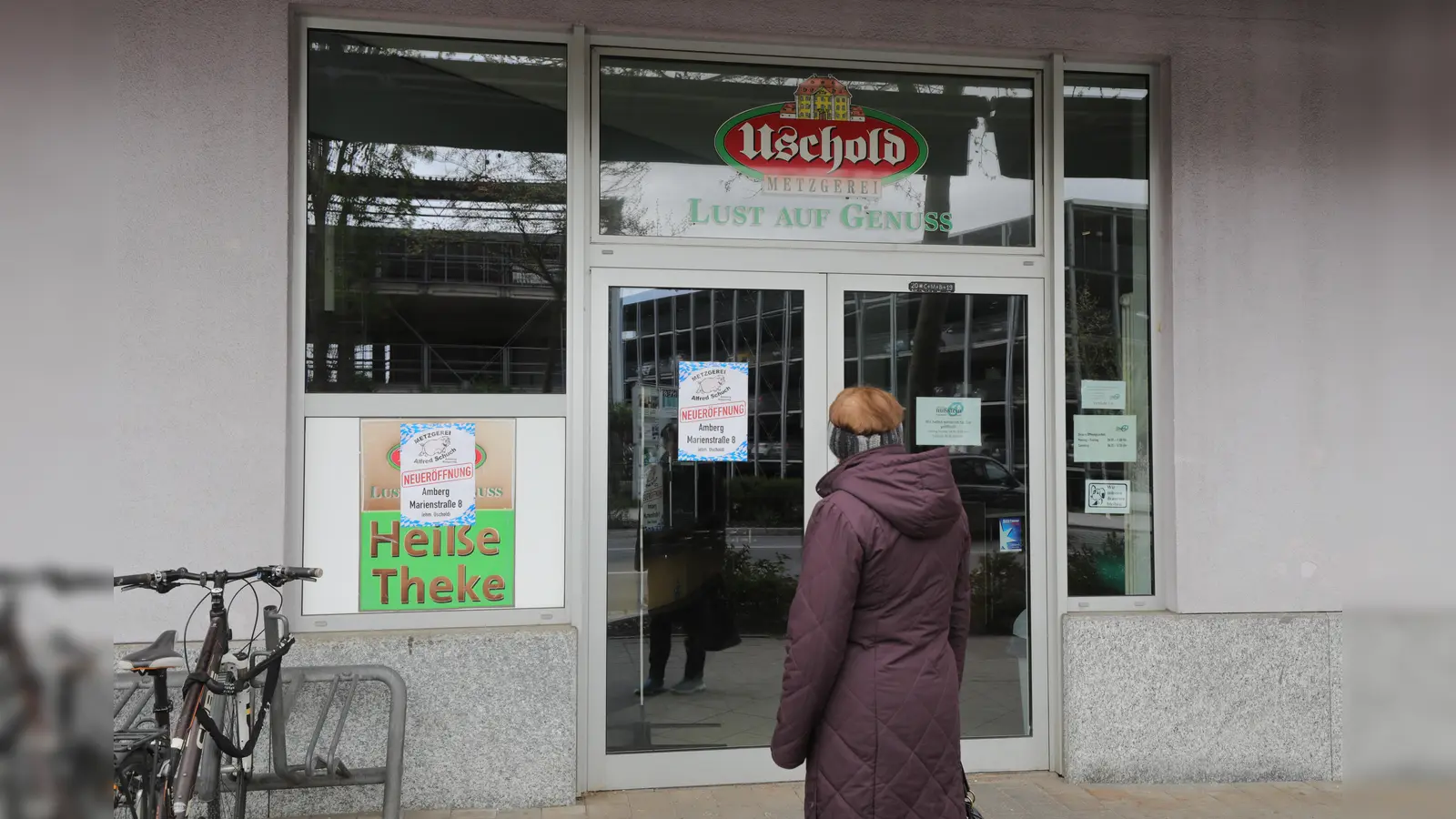 Schon am Montag, 15. April 2024, kehrt wieder Leben ein in der leerstehenden Metzgerei-Filiale in der Amberger Marienstraße. (Bild: WOLFGANG STEINBACER)