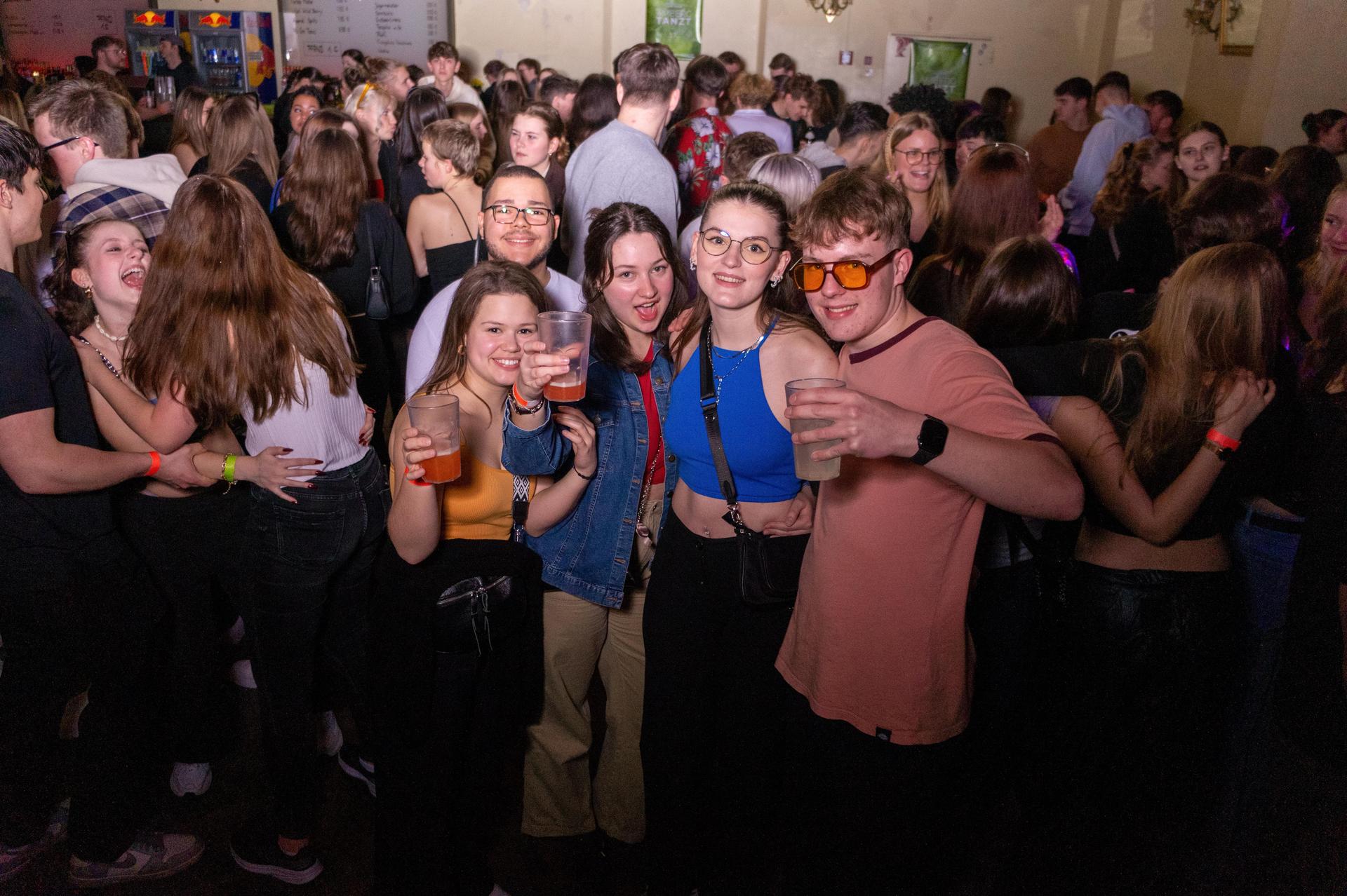 FOS &amp; BOS feiern in Amberg - die Fotos vom Abend.  (Bild: Daniel Geiger )