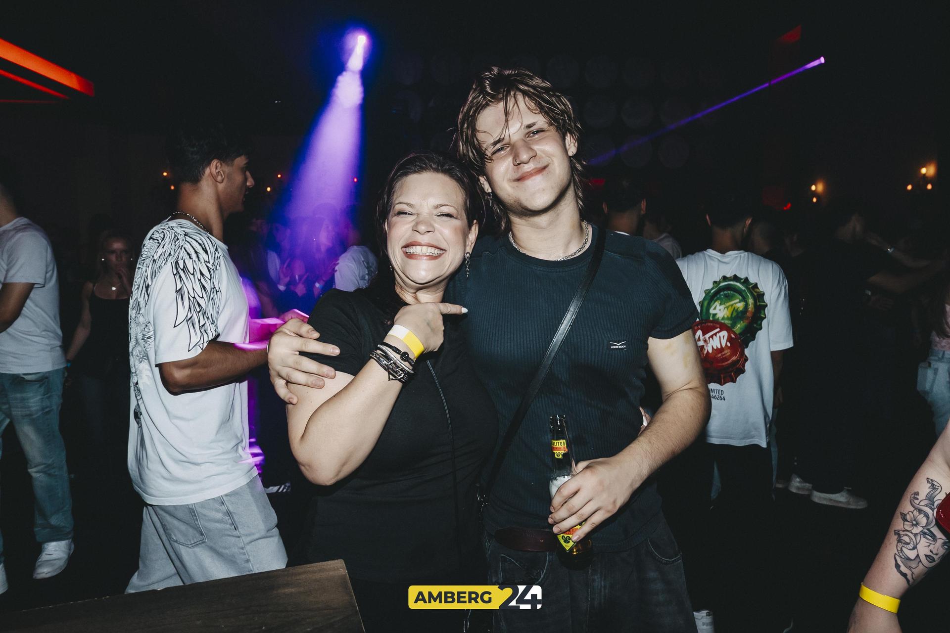 Die Bilder von der School is Over-Party im Casino (Bild: Lolografie)