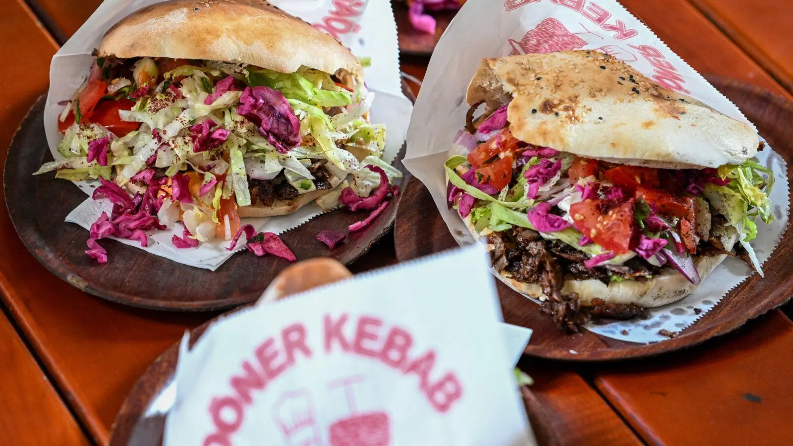 Der 49-Jährige wollte sich von dem Geld vermutlich einen Döner kaufen. (Symbolbild) (Bild: Jens Kalaene/dpa)