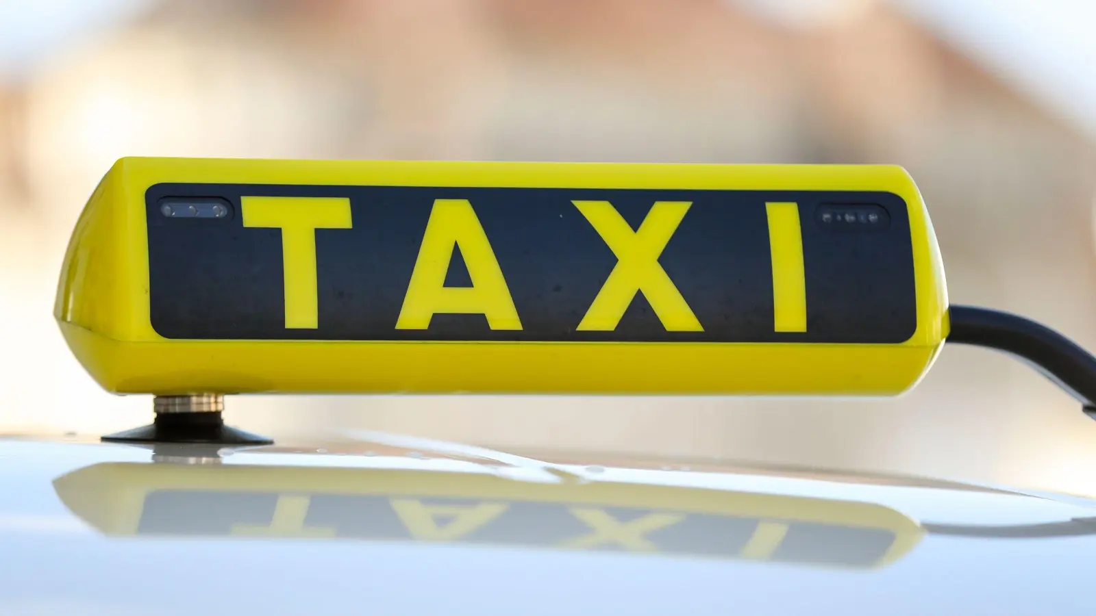 Mit diebischen Fahrgästen hatte es eine Taxi-Fahrerin in Sulzbach-Rosenberg zu tun. (Symbolbild: Jan Woitas/dpa-Zentralbild/dpa/Symbolbild)
