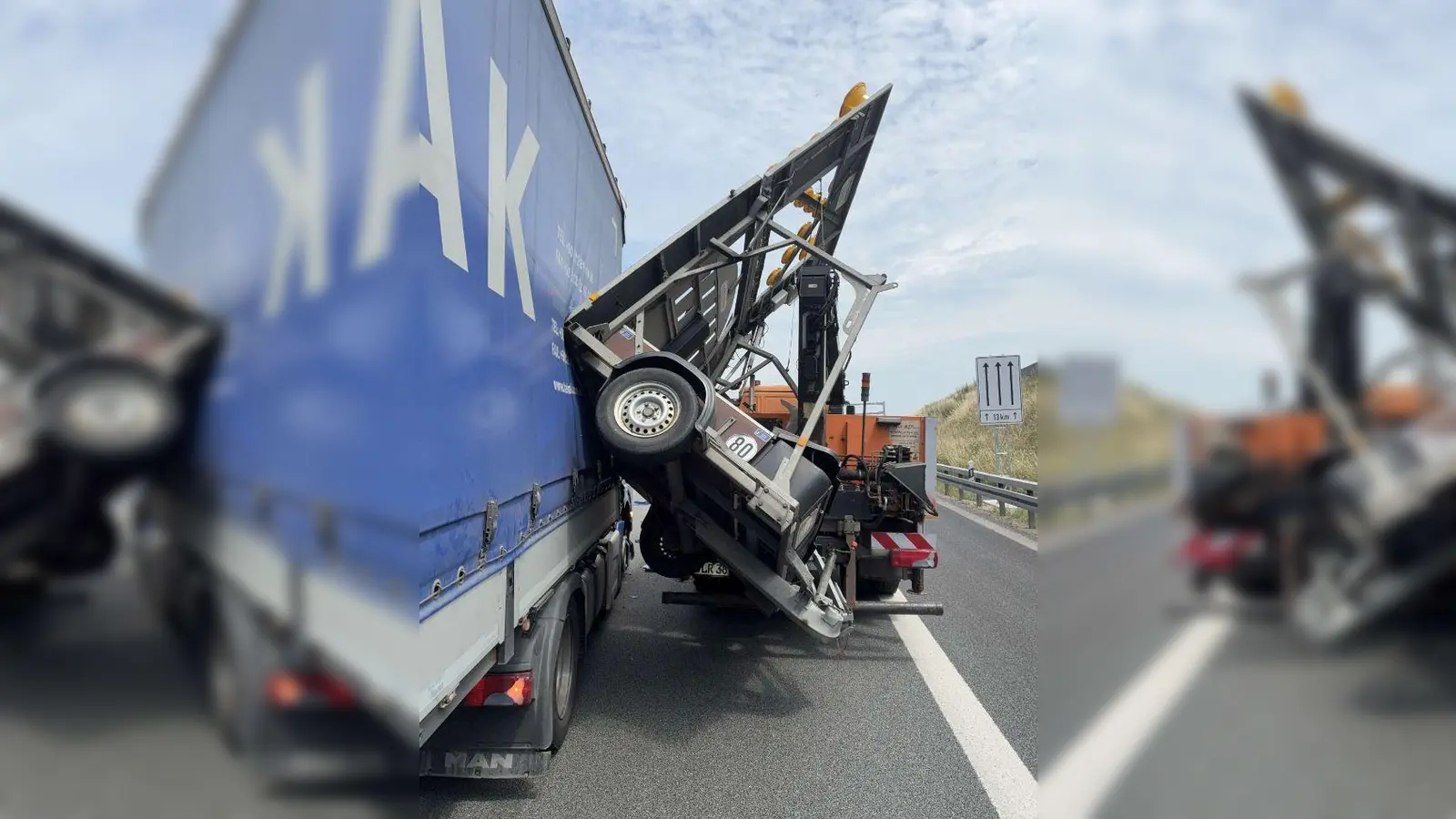 Ein Lkw-Fahrer rammt auf der A 3 bei Regensburg einen Sicherungsanhänger. Der Unfall führt zu Sperrungen, verletzt wird niemand. (Symbolbild: Verkehrspolizeiinspektion Regensburg)