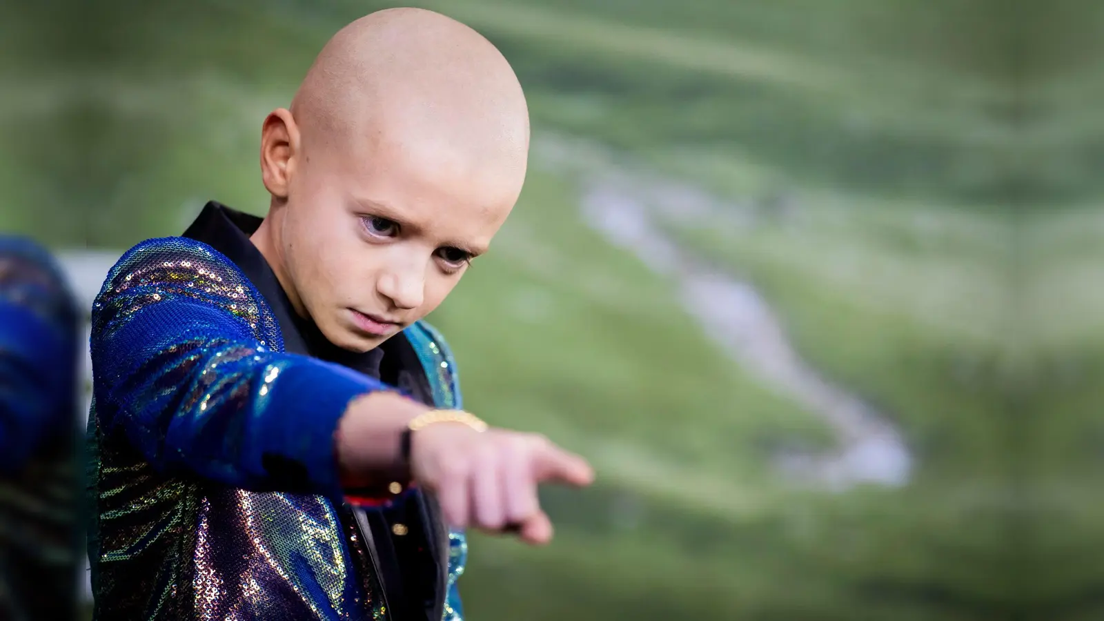 „Es war eine absolut verrückte Erfahrung!“, sagte Dexter Sol Ansell über die Dreharbeiten. (Bild: Christoph Soeder/dpa)