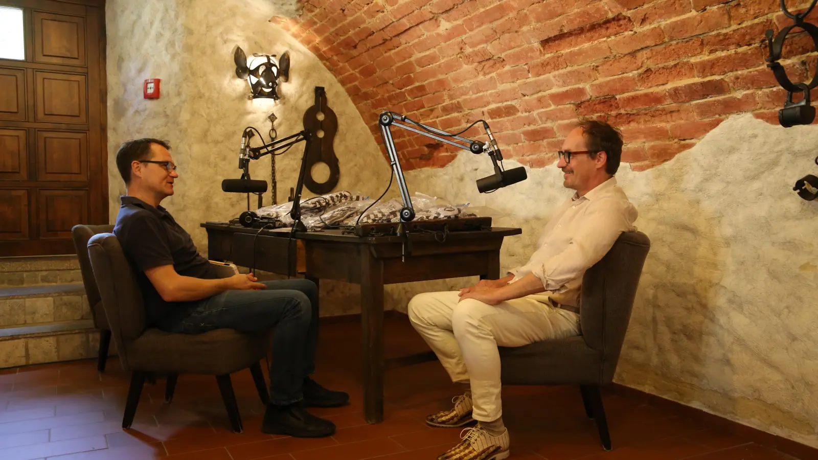 Im Podcast stand der Hotelier Rede und Antwort zum Projekt. (Bild: Mareike Schwab)