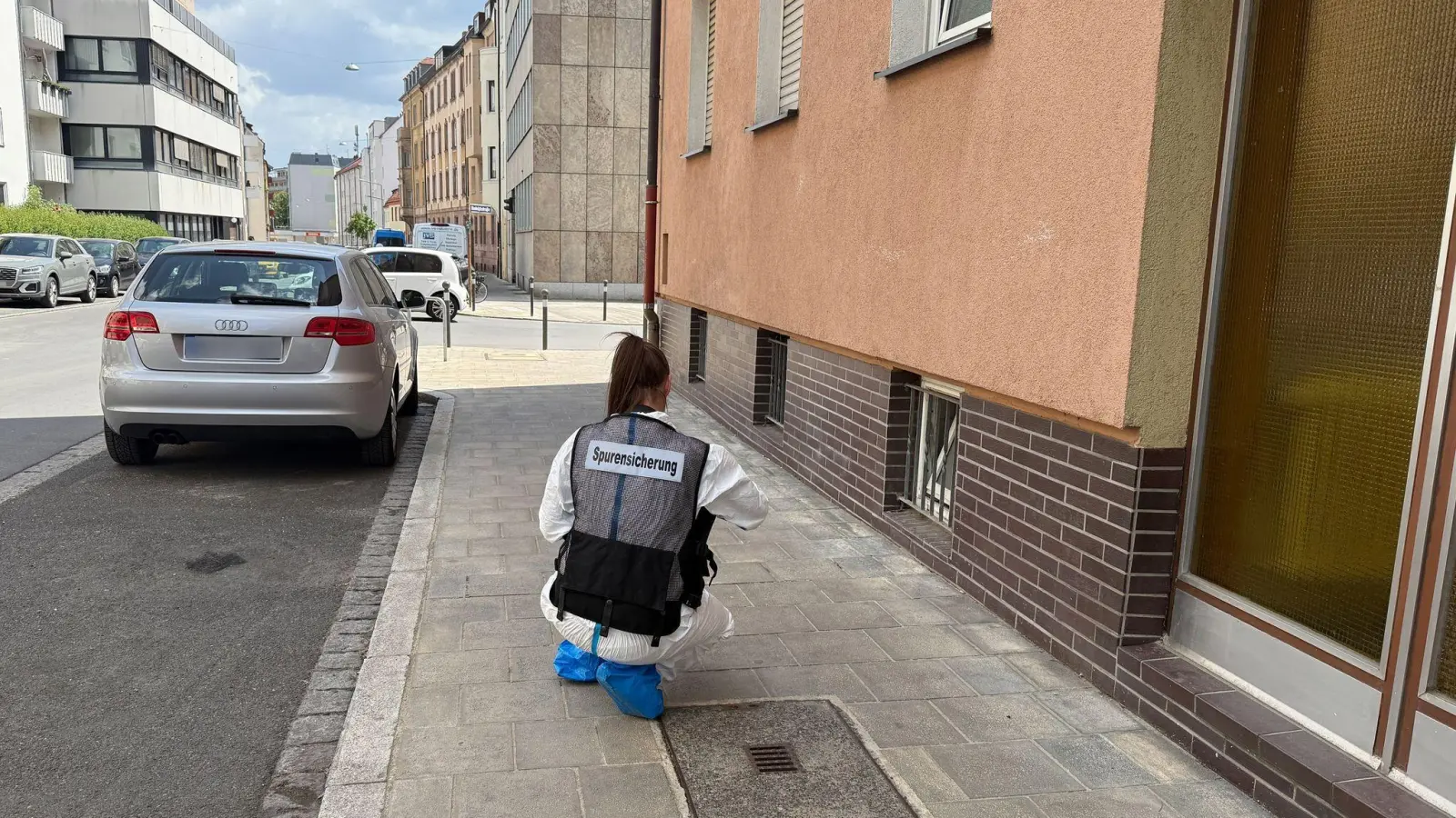 Der Tote weist laut den Ermittlern Verletzungen auf, die auf ein Gewaltverbrechen hinweisen. (Bild: Irena Güttel/dpa)