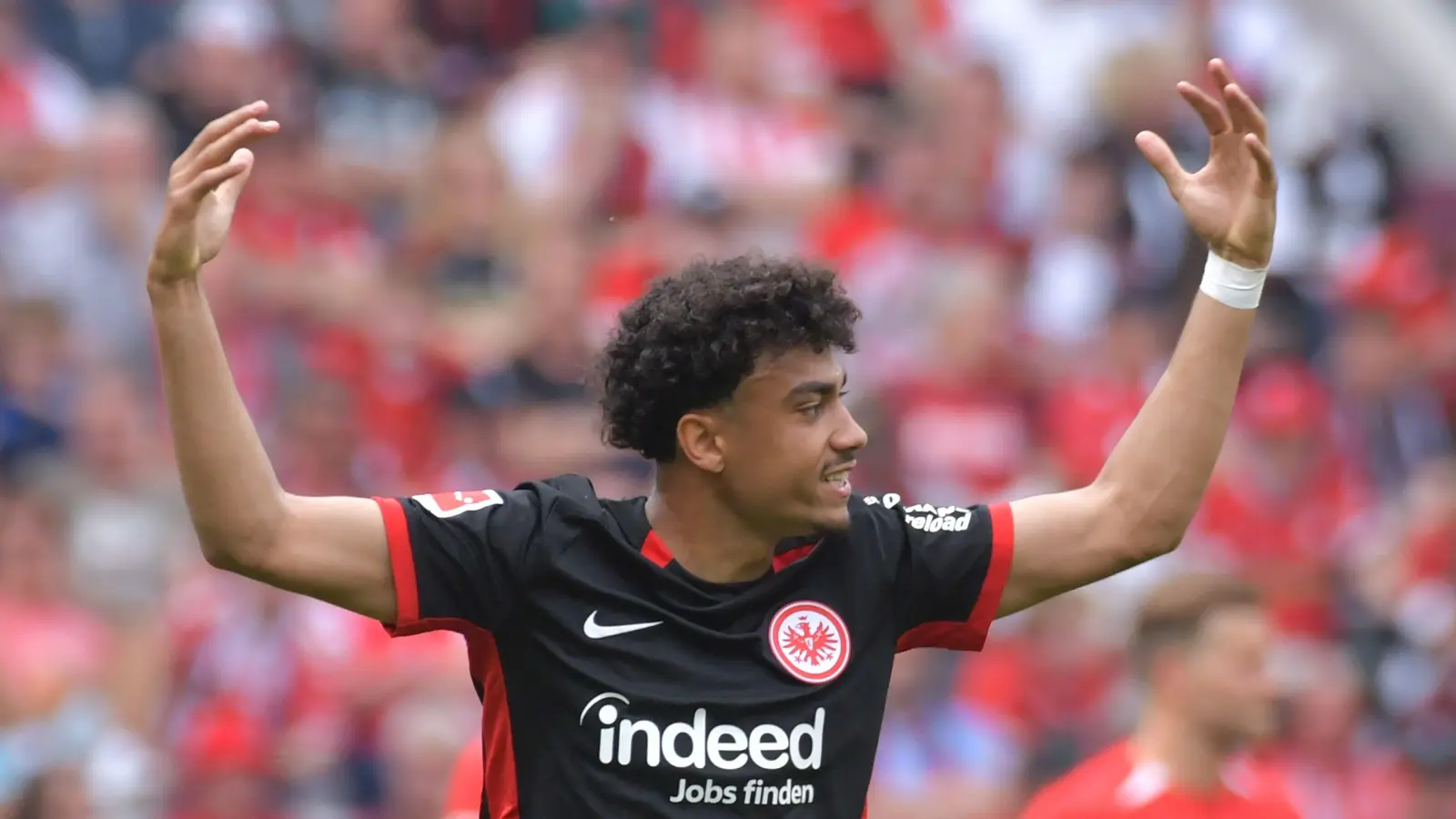 Der 1. FC Nürnberg bekommt nochmal einen finanziellen Nachschlag für den Wechsel von Nathaniel Brown zu Eintracht Frankfurt. (Archivbild: Huebner/dpa)