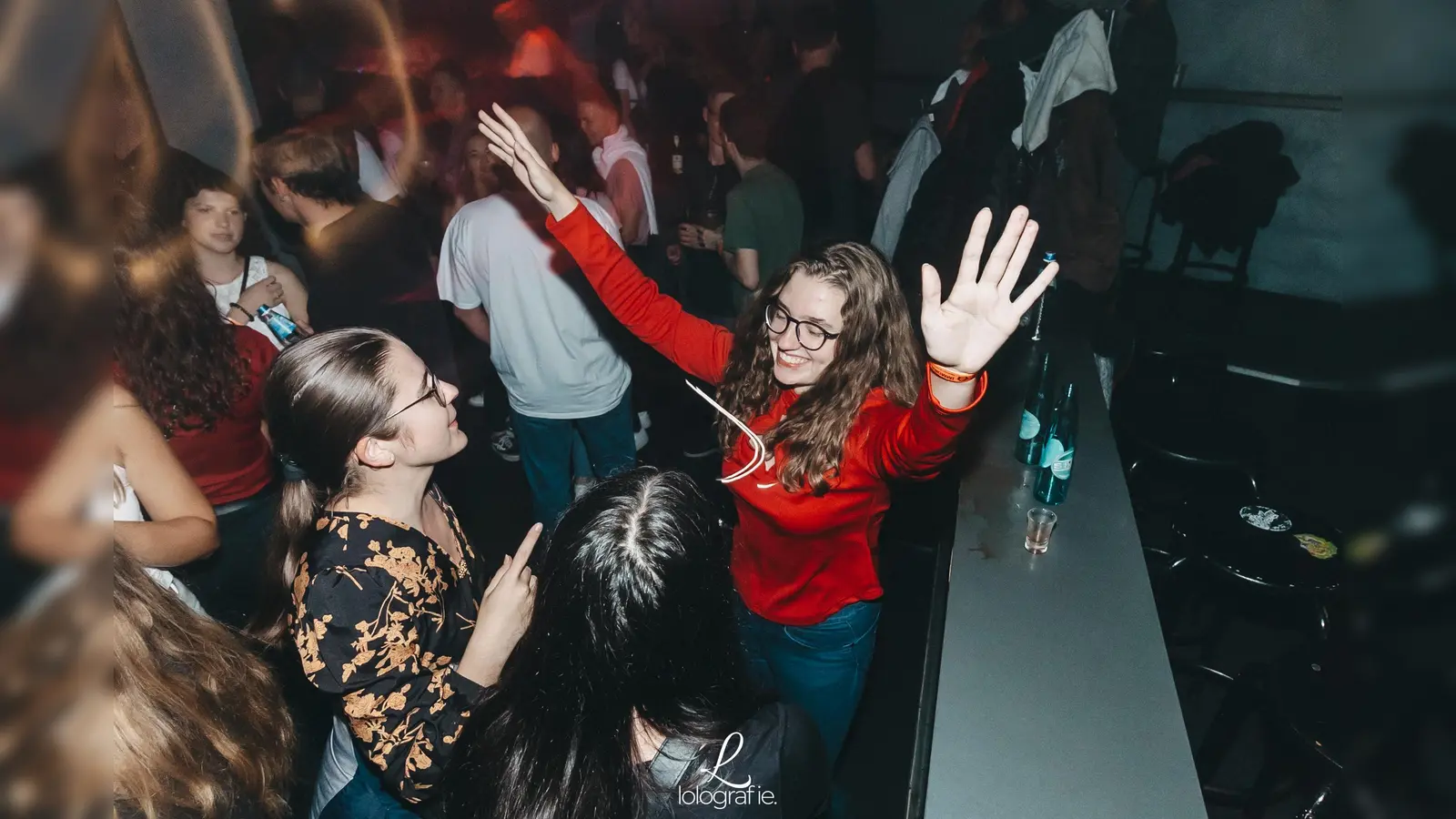 80's, 90's und 2000er: Die Fotos von Amberg tanzt im Trio. (Bild: Leonie Hartung)