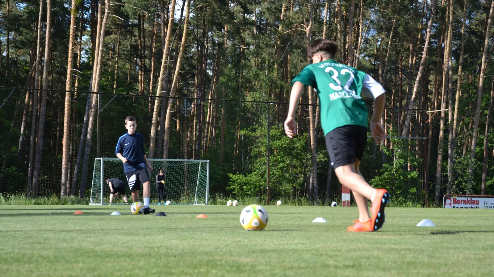 Nachwuchsfußballer des FSV Gärbershof beim Training: Die Stadt Amberg unterstützt die Arbeit ihrer Sportvereine freiwillig finanziell. (Archivbild: tk)