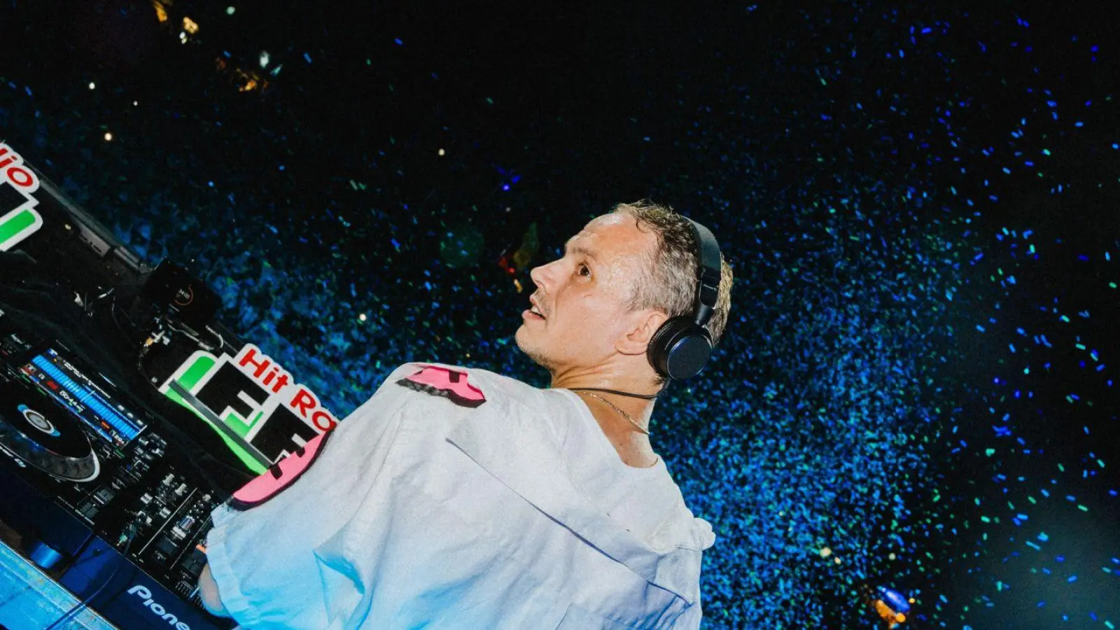 Frans Zimmer ist DJ und Musikproduzent und besser bekannt unter seinem Künstlernamen „Alle Farben”. (Bild: Phil Hessler)