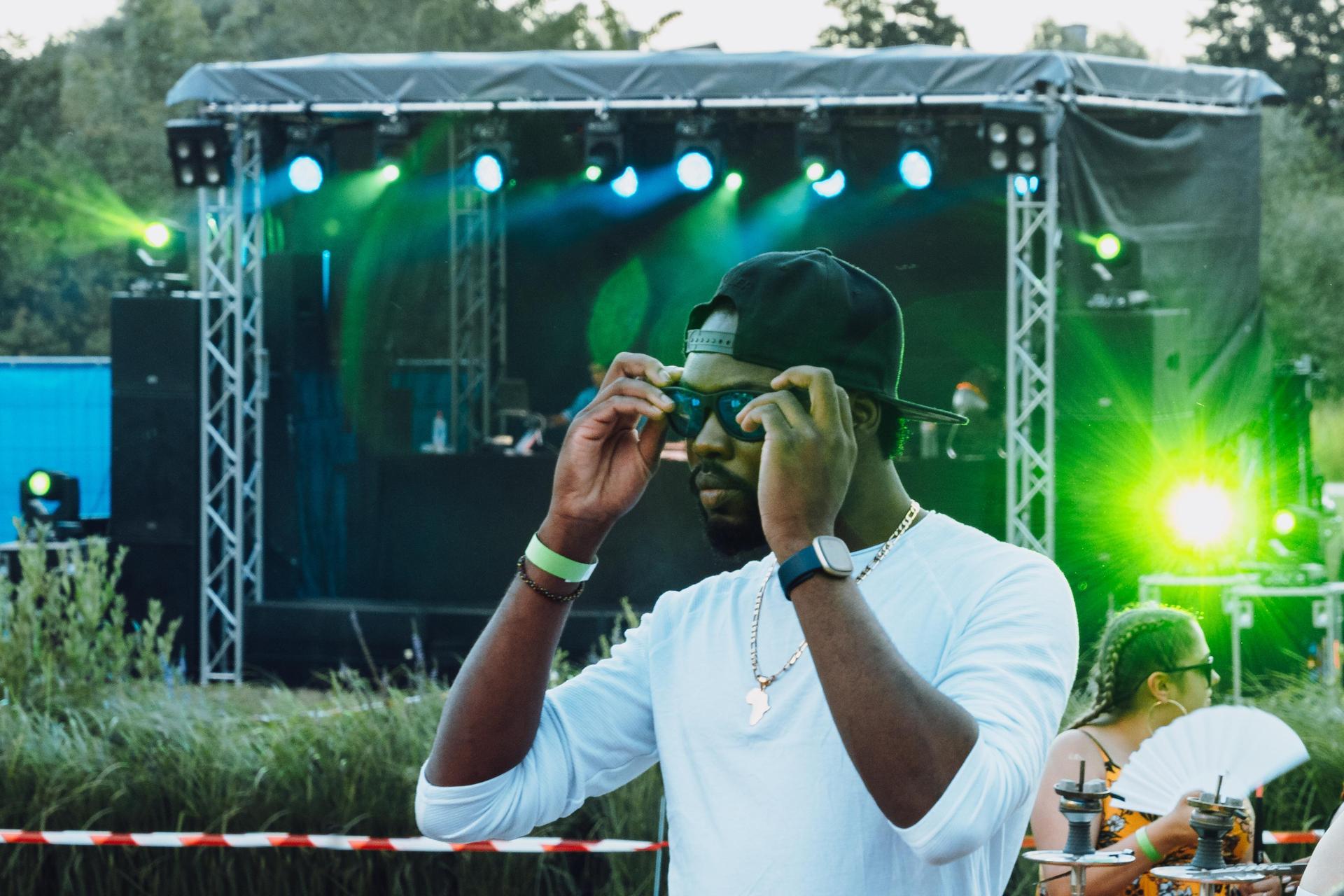 Shisha, Drinks und guter Hip-Hop. So war&#39;s am Hip-Hop BBQ in Amberg.  (Bild: Denise Helmschrott)