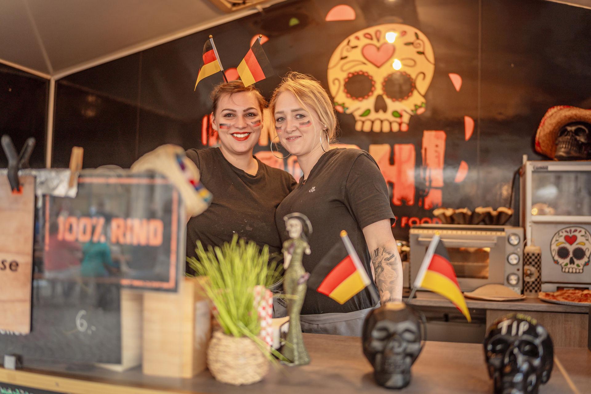 Amberg feiert Altstadtfest - inklusive Public Viewing zur Fußball-WM.  (Bild: Michael Golinski)