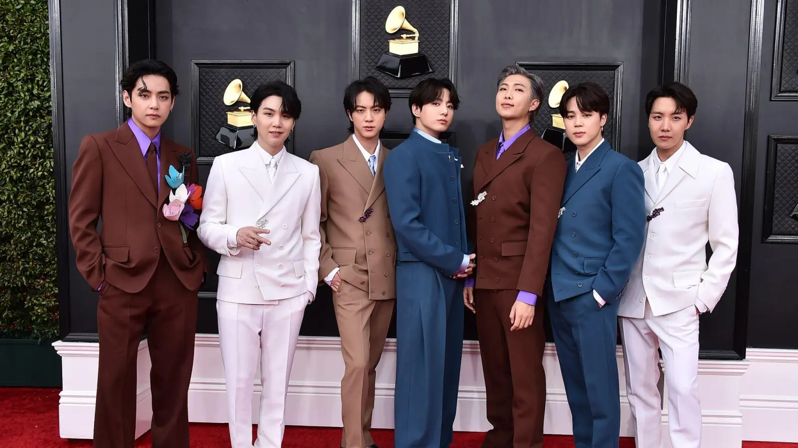 Fans der südkoreanischen Erfolgsband BTS können das erste Konzert der Gruppe nach mehrjähriger Pause im März live bei Netflix ansehen. (Archivbild) (Bild: Jordan Strauss/Invision/AP/dpa)