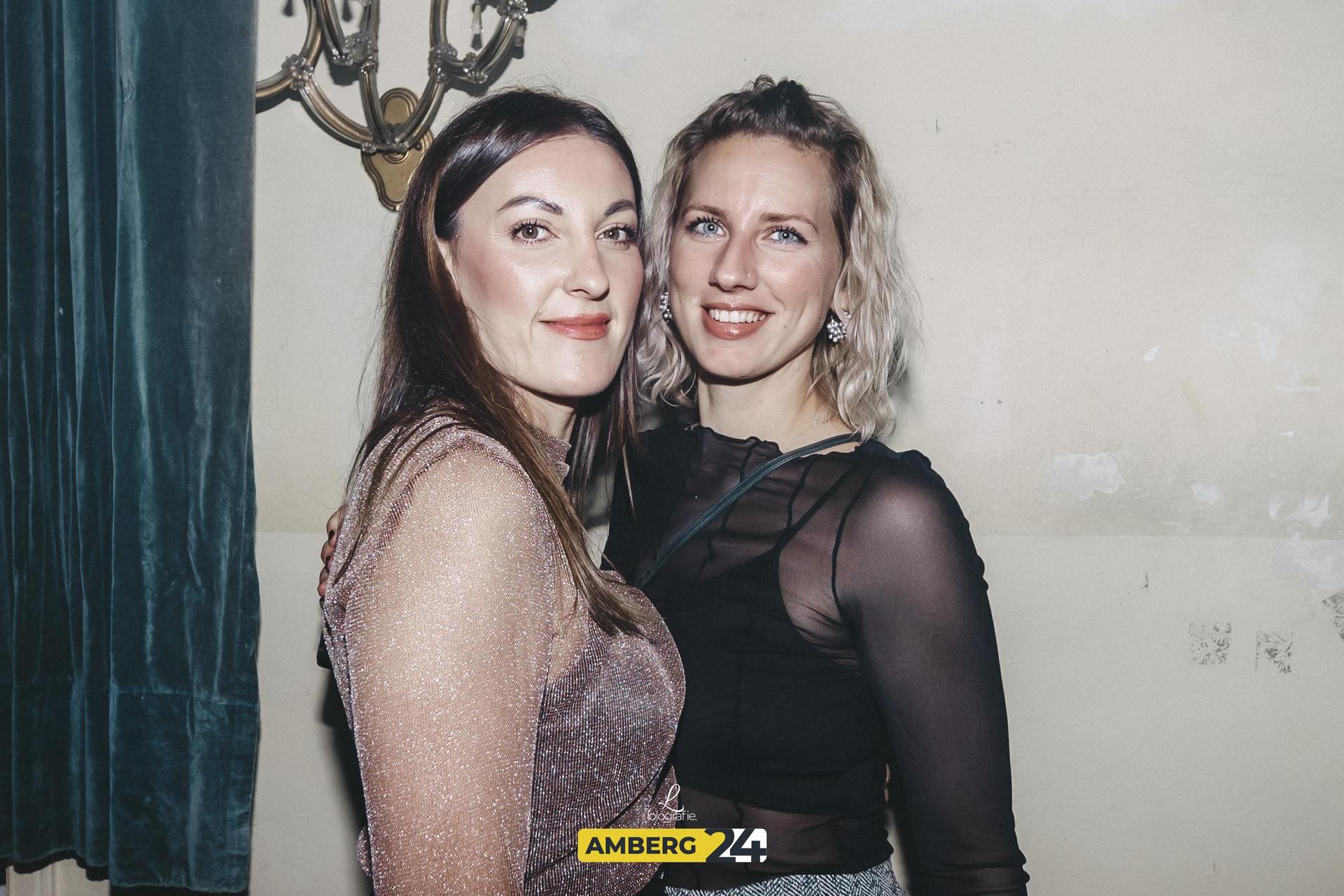 Back 2 the 90ies im Casino: Die sweetesten Party-Fotos von Lolografie. (Bild: Lolografie)