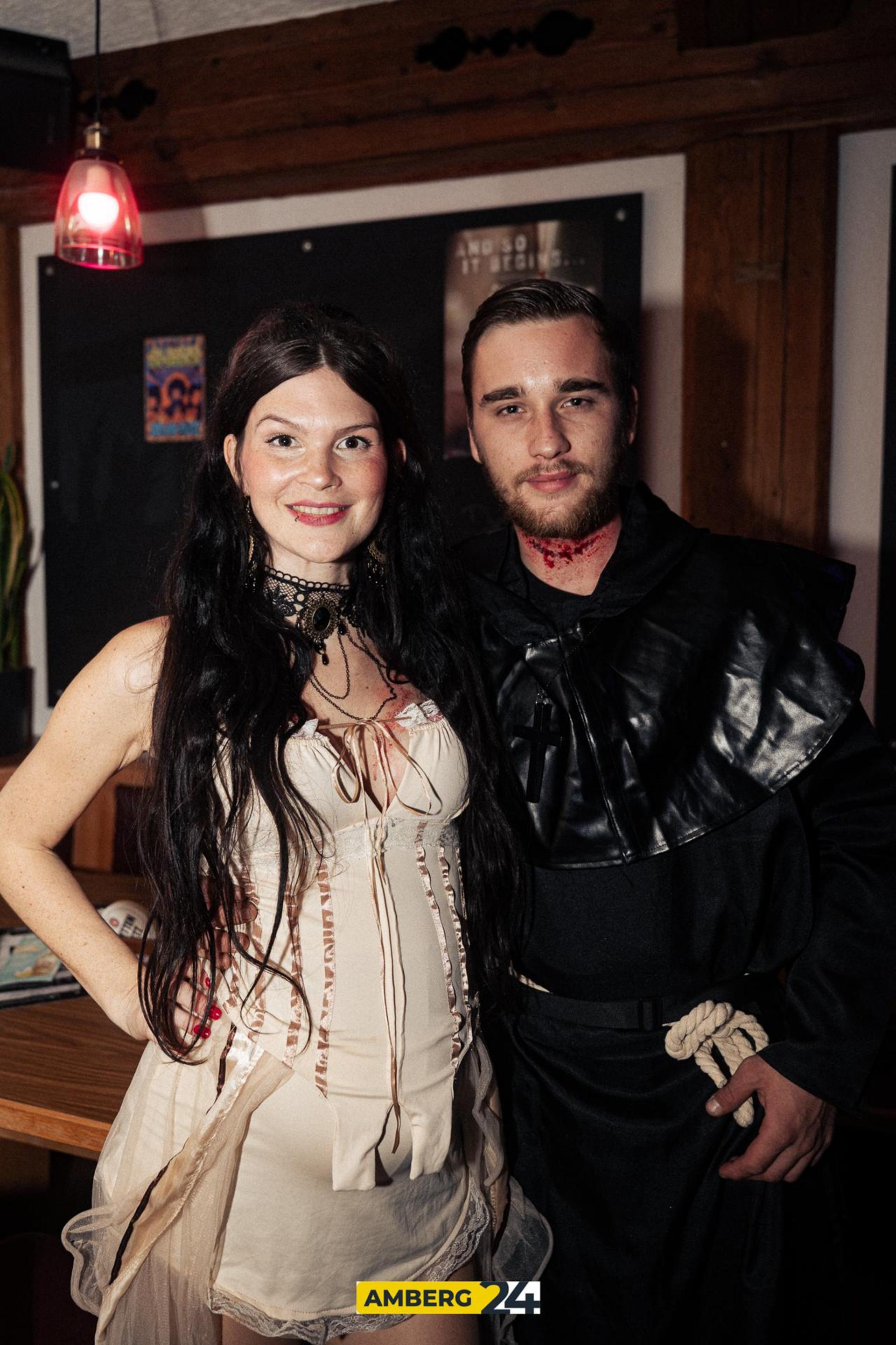 Sweets, Drinks und Metal. Im Void gab's zu Halloween unter anderem einen Kostümwettbewerb. (Bild: David Mueller)