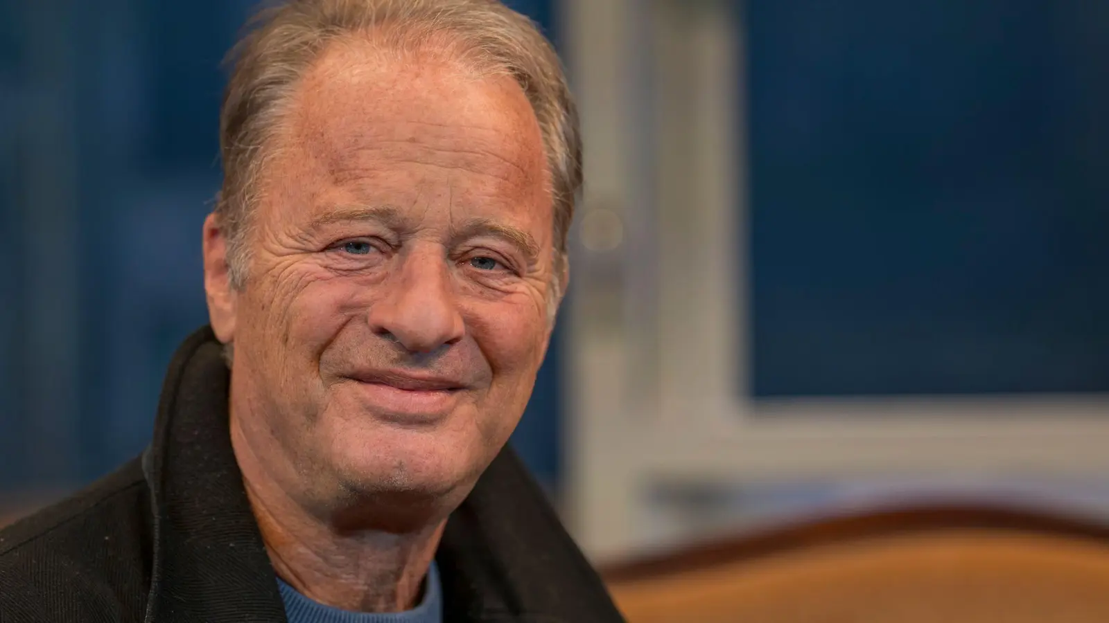 Steht seit Jahrzehnten als „Hausmeister Krause“ auf der Bühne: Tom Gerhardt (Archivbild). (Bild: Peter Kneffel/dpa)