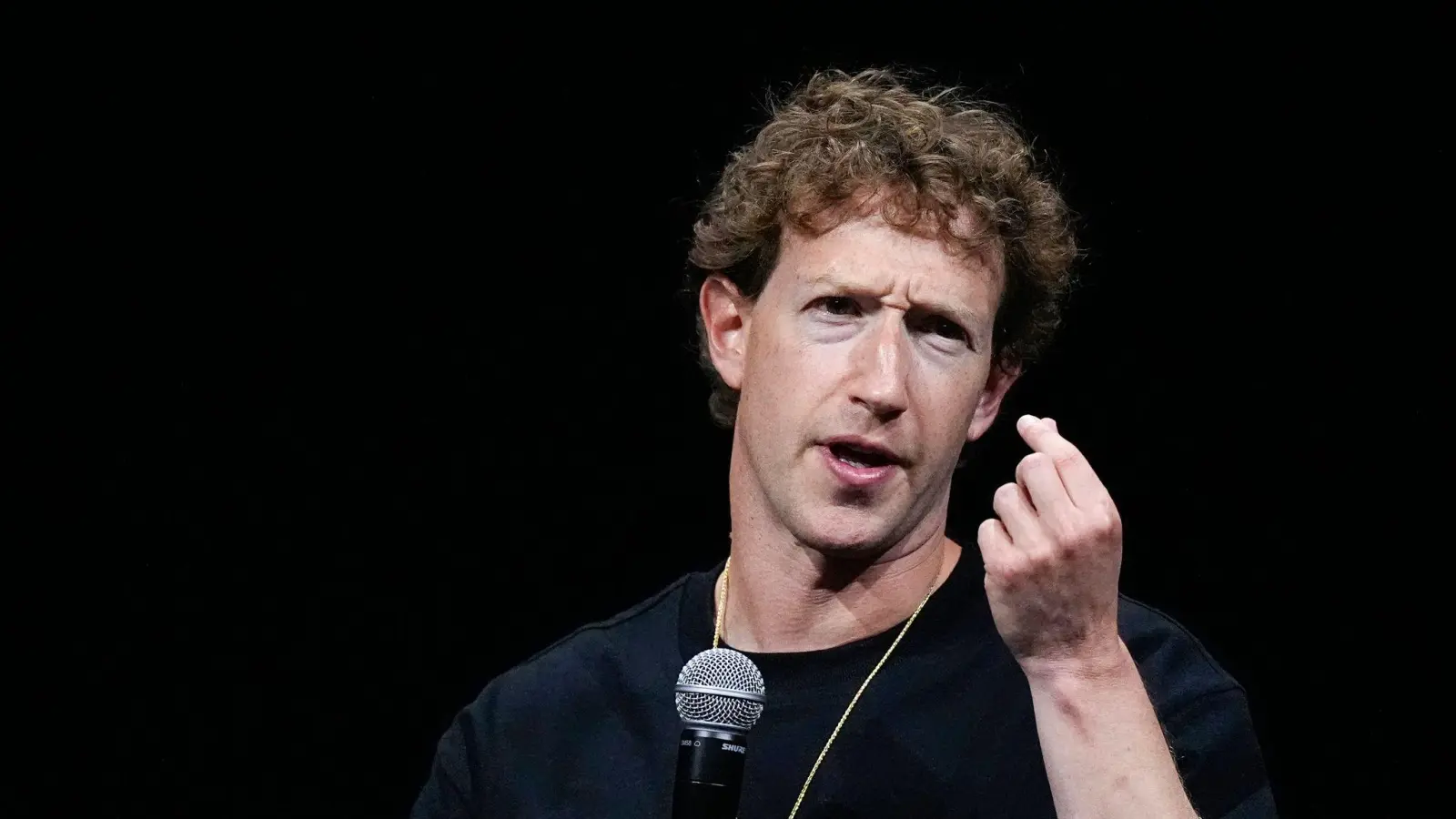 Meta-Chef Mark Zuckerberg hatte in Bezug auf die EU-Regeln von „institutionalisierter Zensur“ gesprochen. (Archivbild) (Bild: David Zalubowski/AP/dpa)