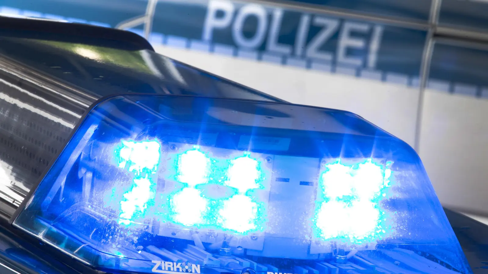 Bei der Kontrolle eines E-Scooter-Fahrers stellten die Polizeibeamten drogentypische Auffälligkeiten bei dem 27-Jährigen fest. (Symbolbild: Friso Gentsch)