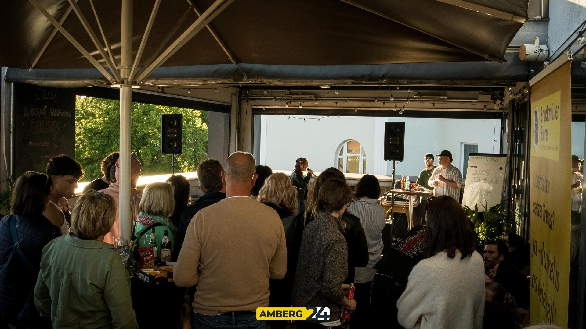 Open-Stage Veranstaltung auf der Cineplex Dachterrasse (Bild: Mario Donhauser)