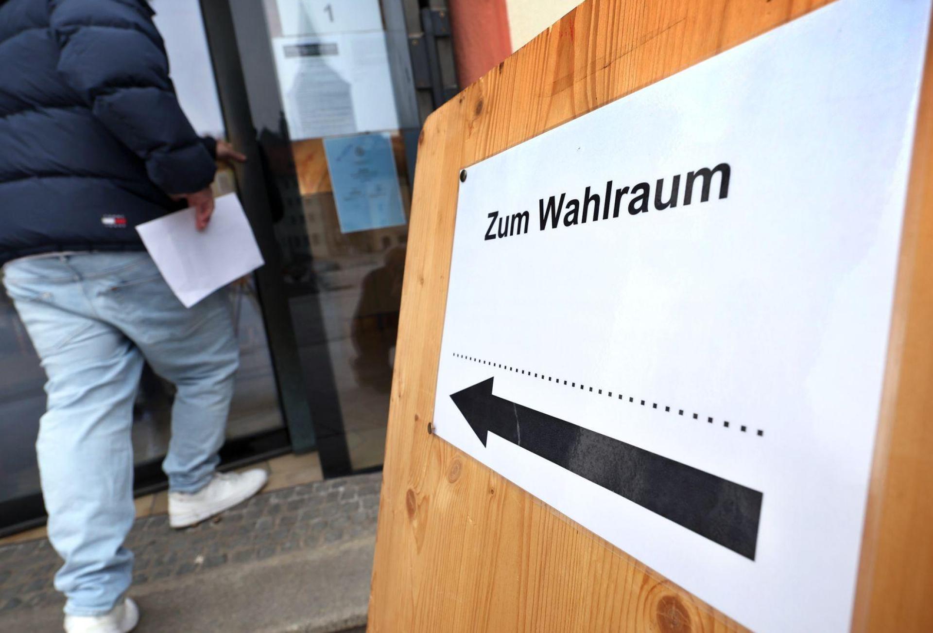 In Bayern waren am Sonntag die Stichwahlen für Bürgermeister, Oberbürgermeister und Landräte.  (Bild: Karl-Josef Hildenbrand/dpa)