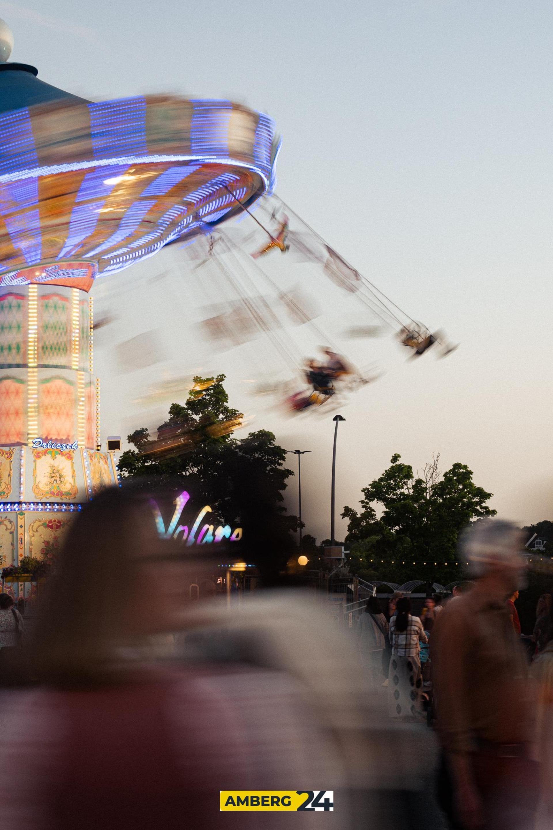 Am zweiten Dult-Freitag haben die „Bärntreiber” mit euch Party gemacht. Fotograf David war für uns unterwegs und hat die Stimmung festgehalten. (Bild: David Mueller)