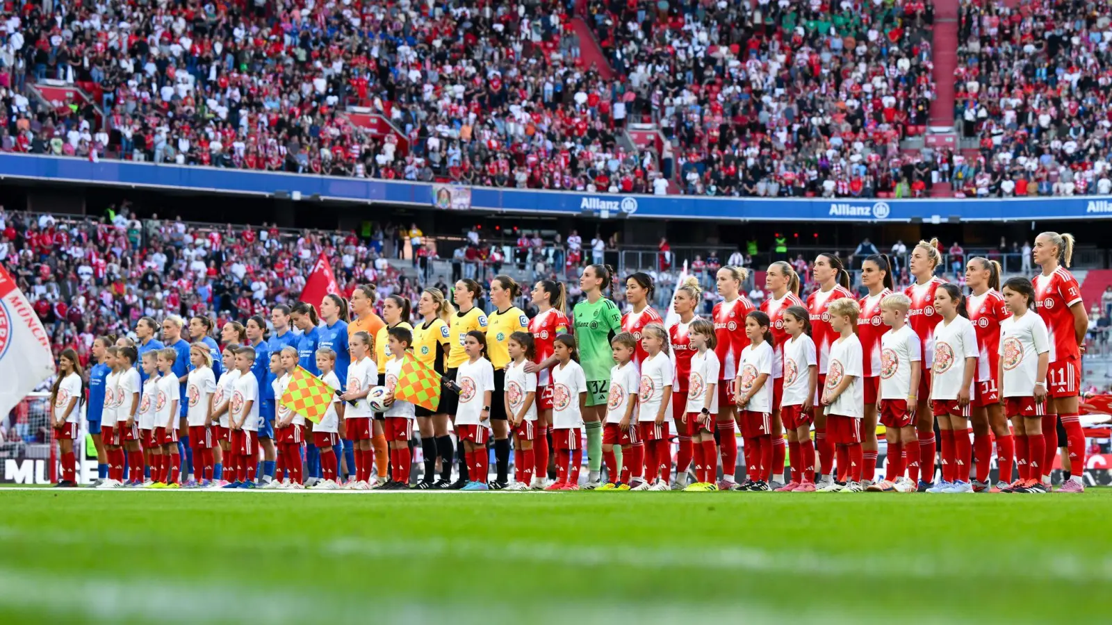 Viel Fan-Zuspruch gab&#39;s beim Bundesliga-Auftakt in München. (Bild: Sven Hoppe/dpa)