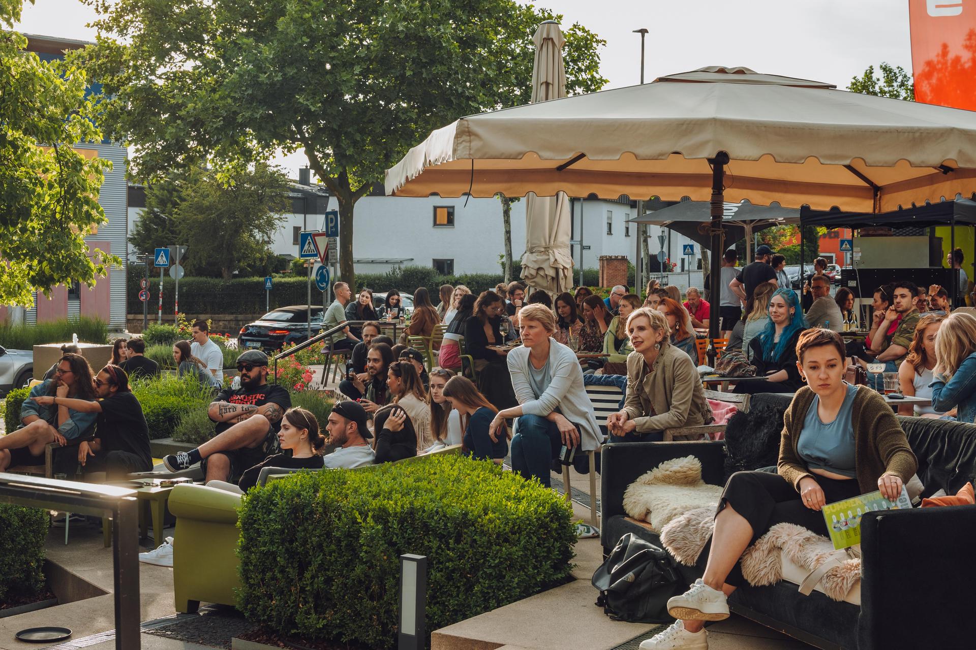 Beim Open Mic im Beanery zeigten Künstler*innen, was sie drauf haben. (Bild: Denise Helmschrott)