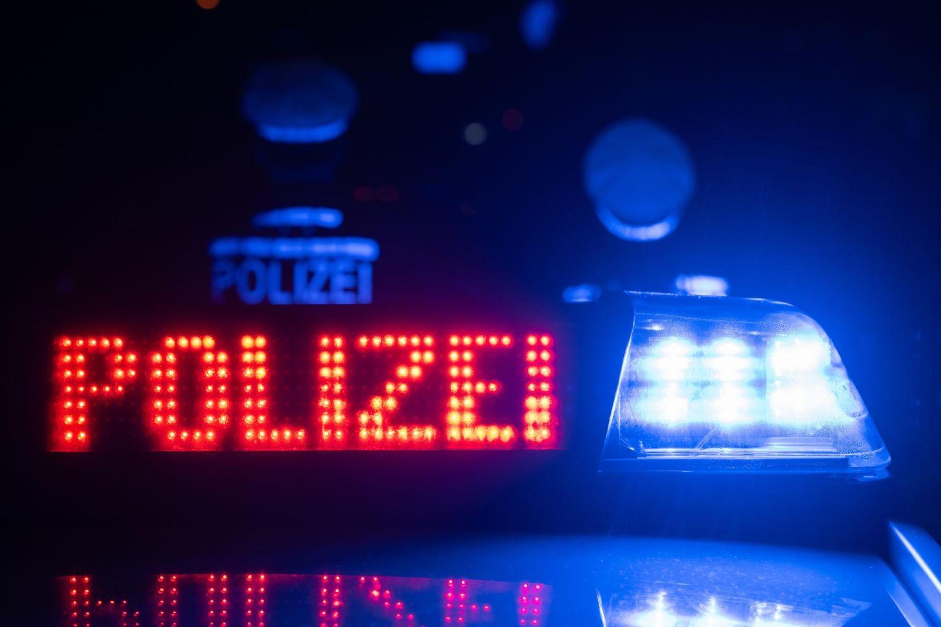 Bei einem nächtlichen Einbruch in einen Amberger 24/7-Shop in der Unteren Nabburger Straße hat ein Unbekannter E-Zigaretten im Wert von 3000 Euro gestohlen. (Symbolbild: Marijan Murat/dpa)