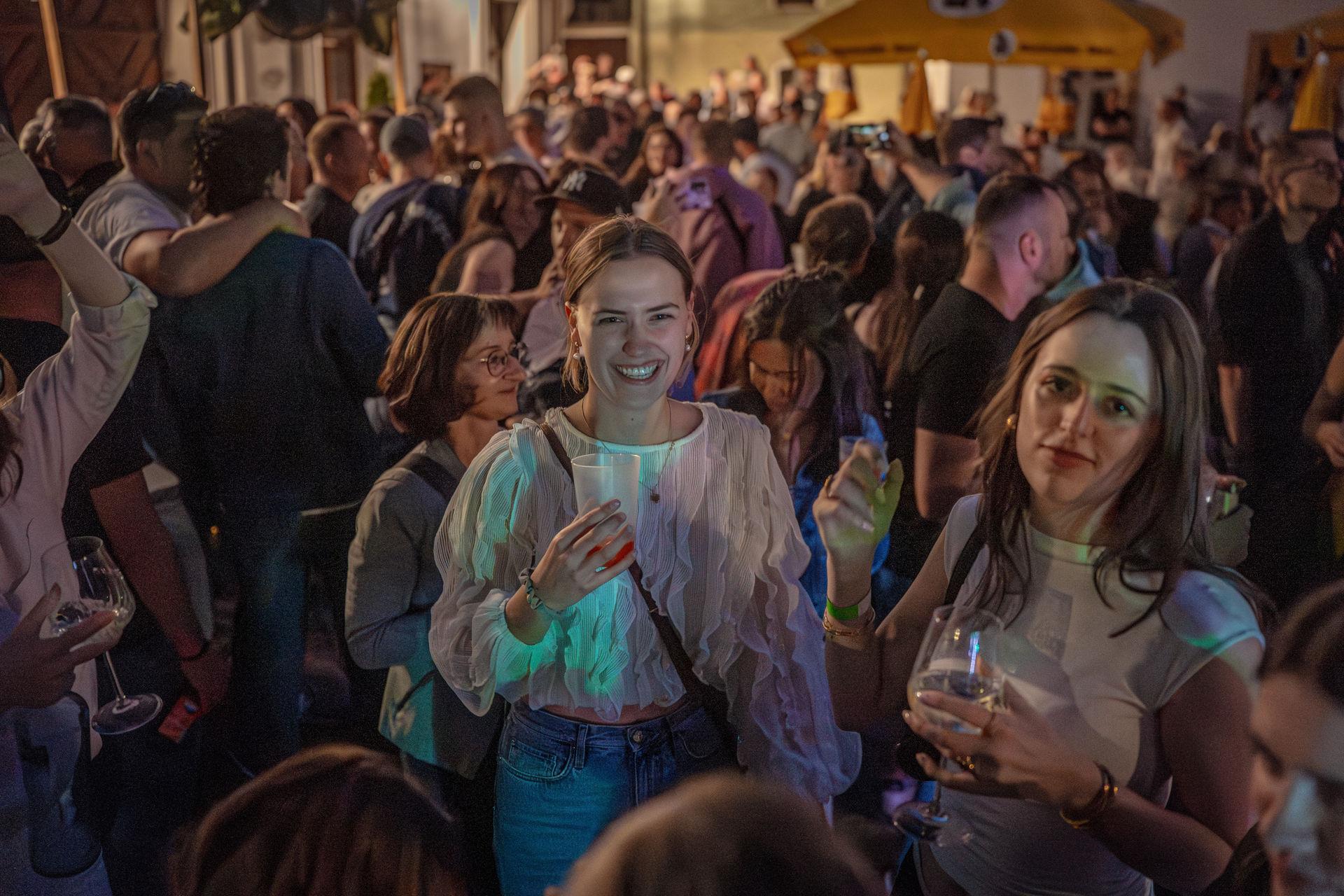 Amberg feiert Altstadtfest und macht die Nacht zum Tag. (Bild: Michael Golinski)