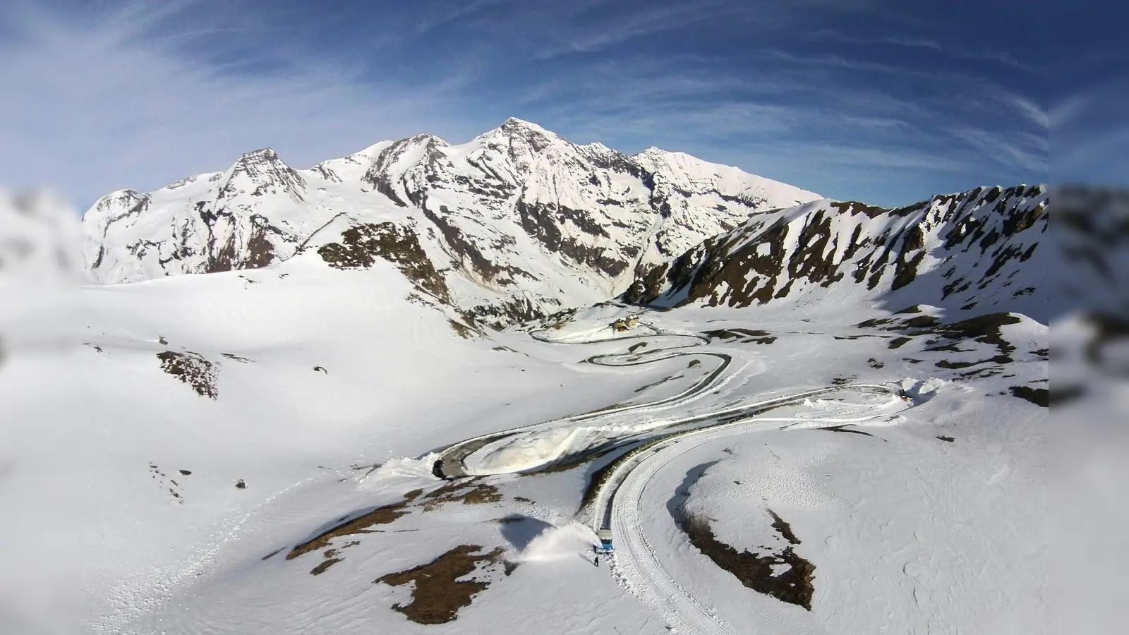 Am Großglockner kam eine Frau bei einer Bergtour ums Leben. (Bild: Helmut Fohringer/dpa)