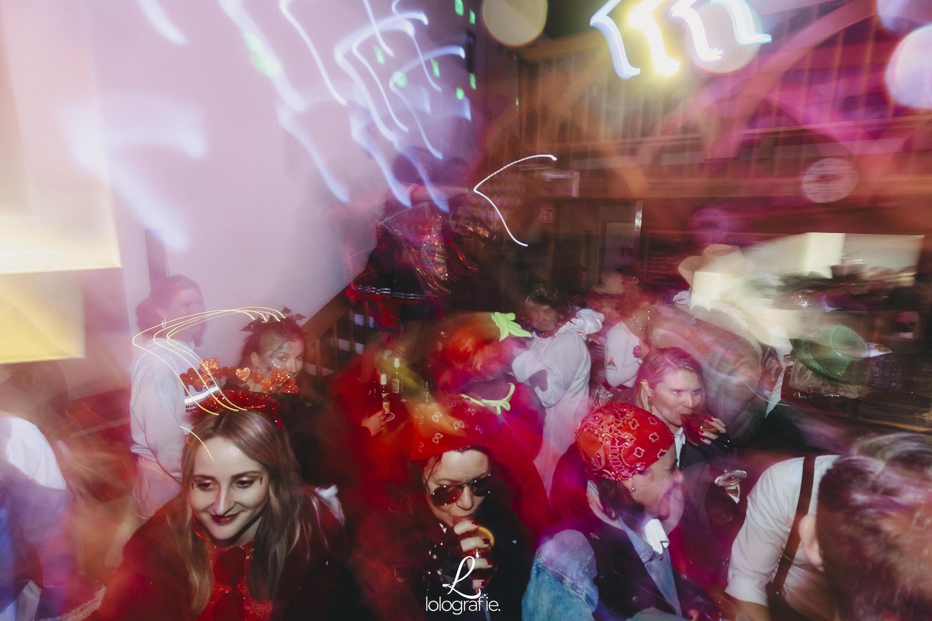 So war der Weiberfasching im Roberts (Bild: ama)